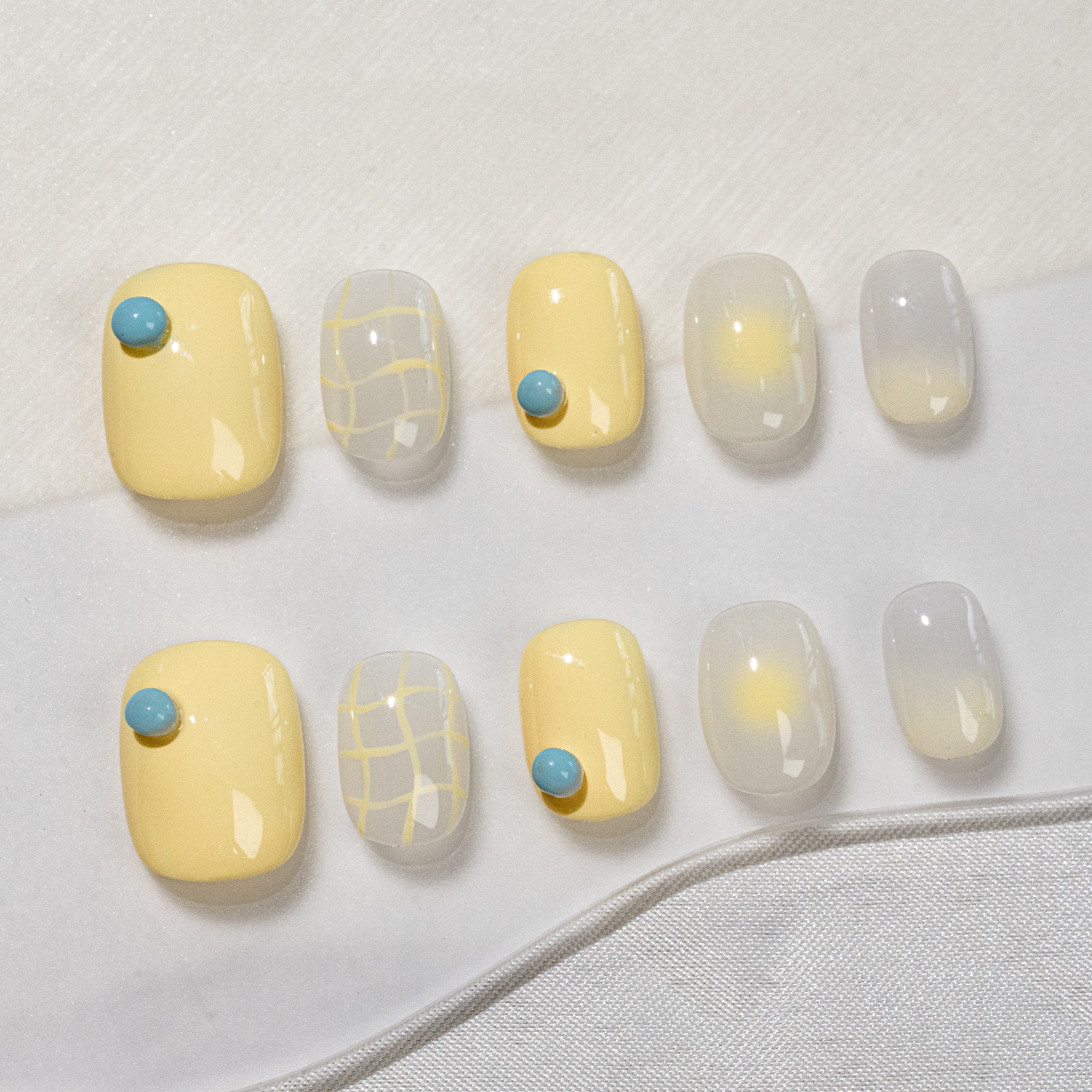 Handmade Short Squoval Round Press-On Nails - Yellow Ombre Hand-Painted Sweet 10 Pcs #264