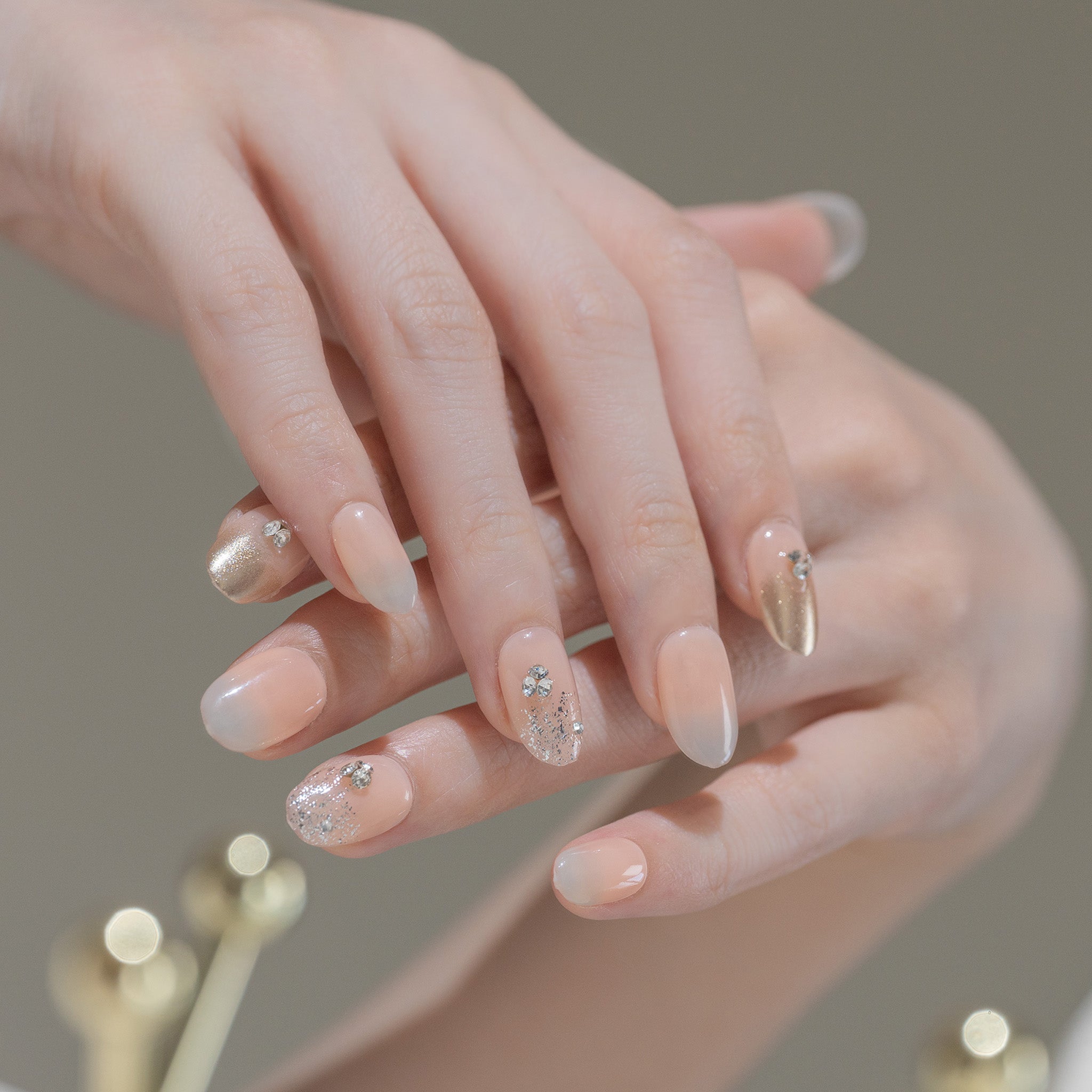 Ongles press-on faits main Court Rond – Orange Strass Ombre Peint à la main 10 pièces #234