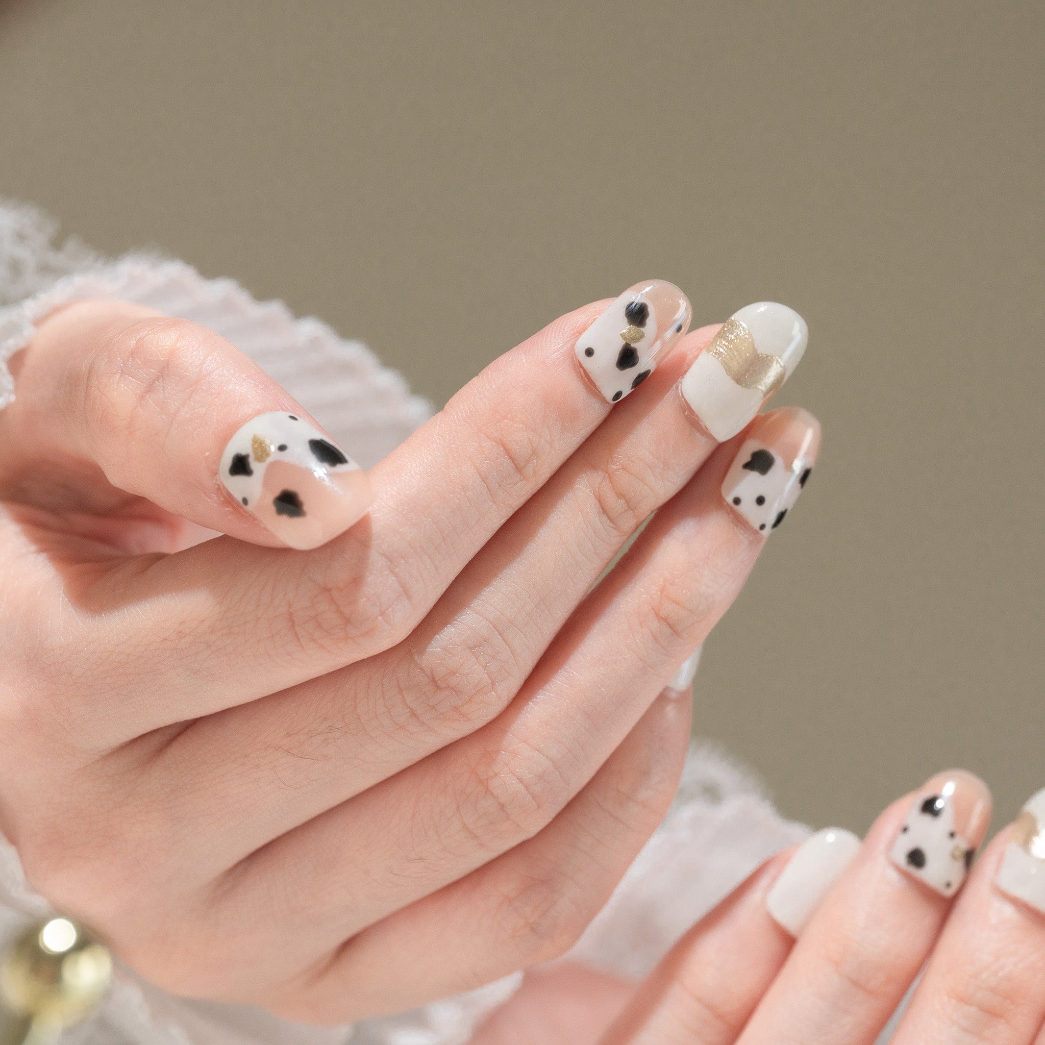 Ongles press-on faits main Court Carré – Blanc Noir Doré Ombre Peint à la main 10 pièces #220