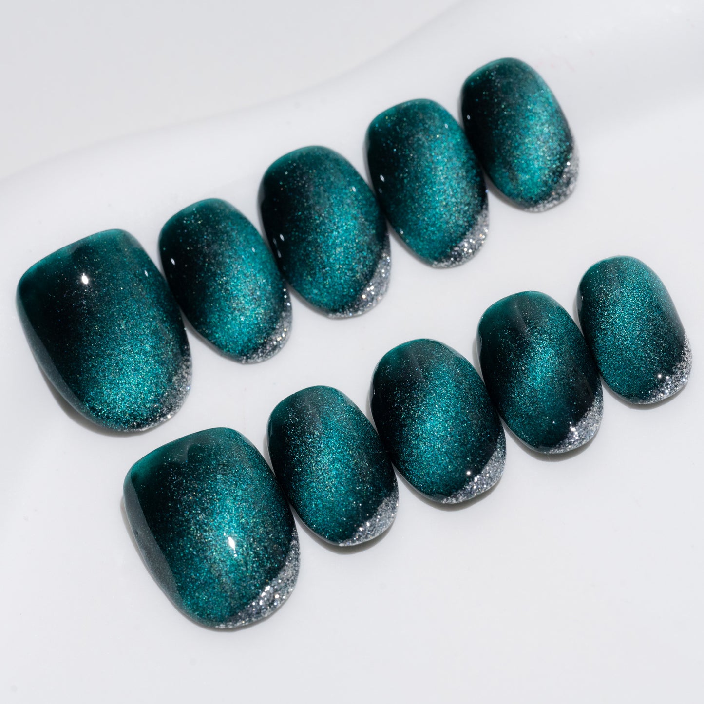 Handmade Press-on Nails Short Round Green Sliver Cat Eye Design 10Pcs HM036