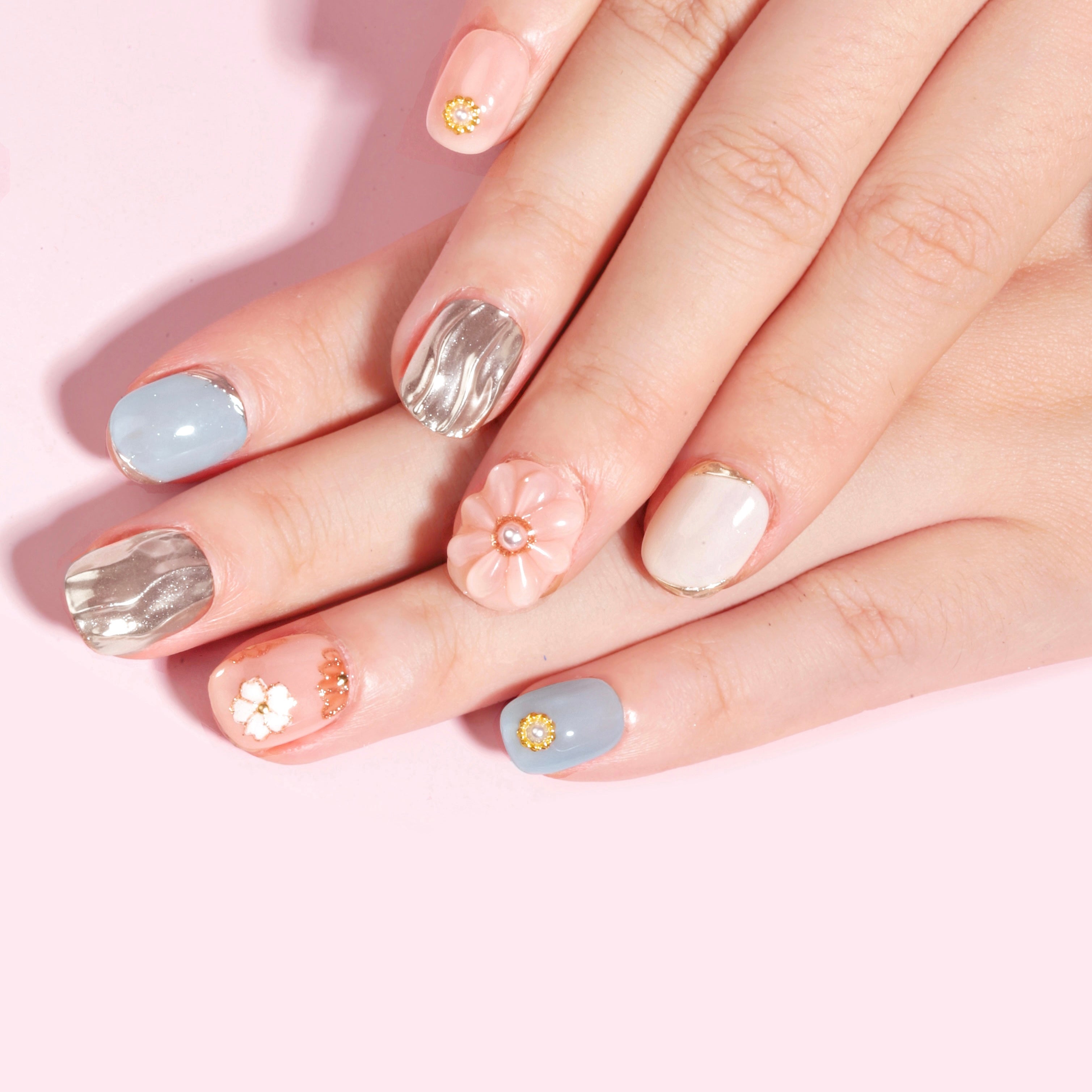 Ongles press-on faits main Court Carré-arrondi – Rose Bleu Doré Fleur 3D Mignon 10 pièces #100