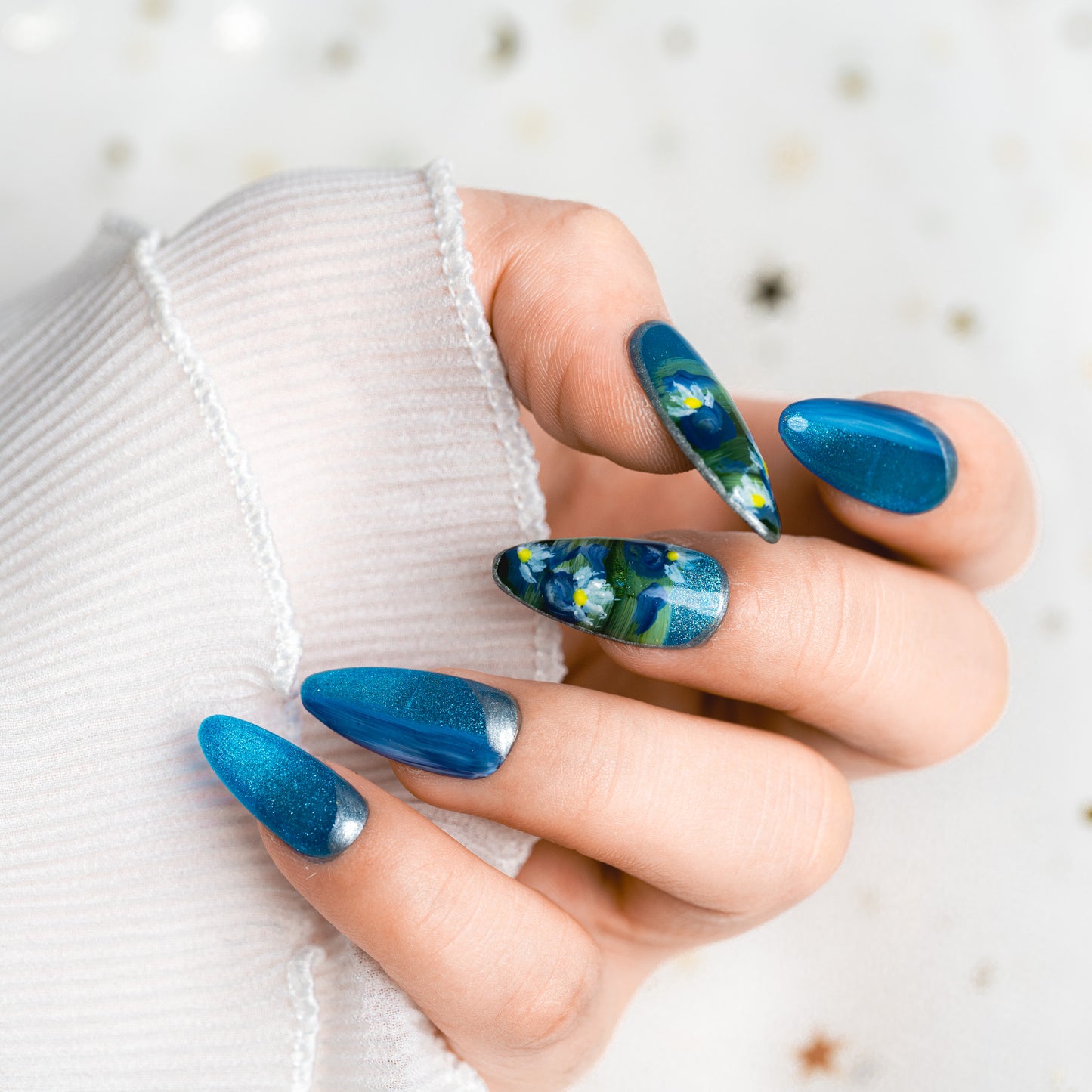 Handmade Press-on Nails Medium Long Amlond Blue Water lily Design 10Pcs HM027