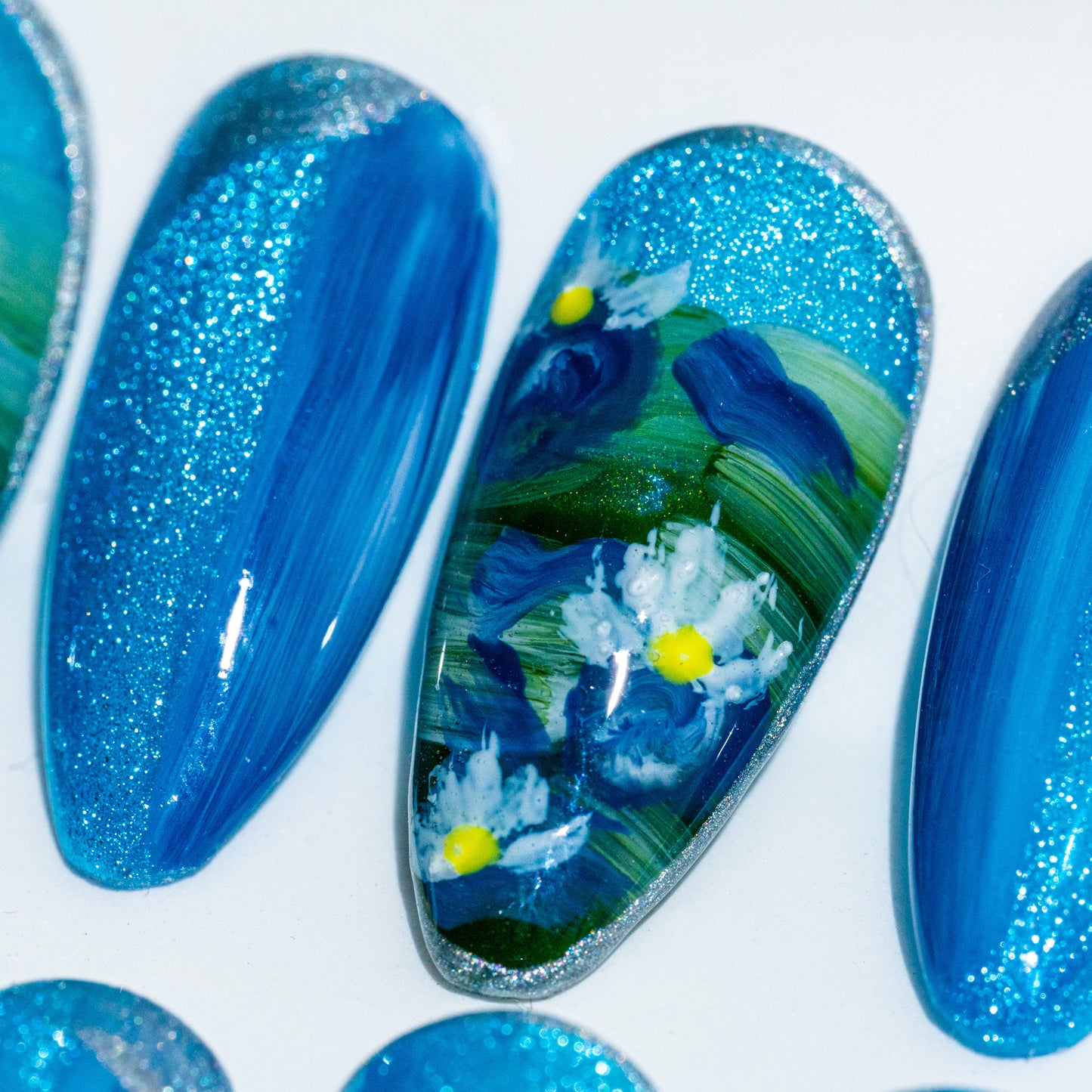 Handmade Press-on Nails Medium Long Amlond Blue Water lily Design 10Pcs HM027