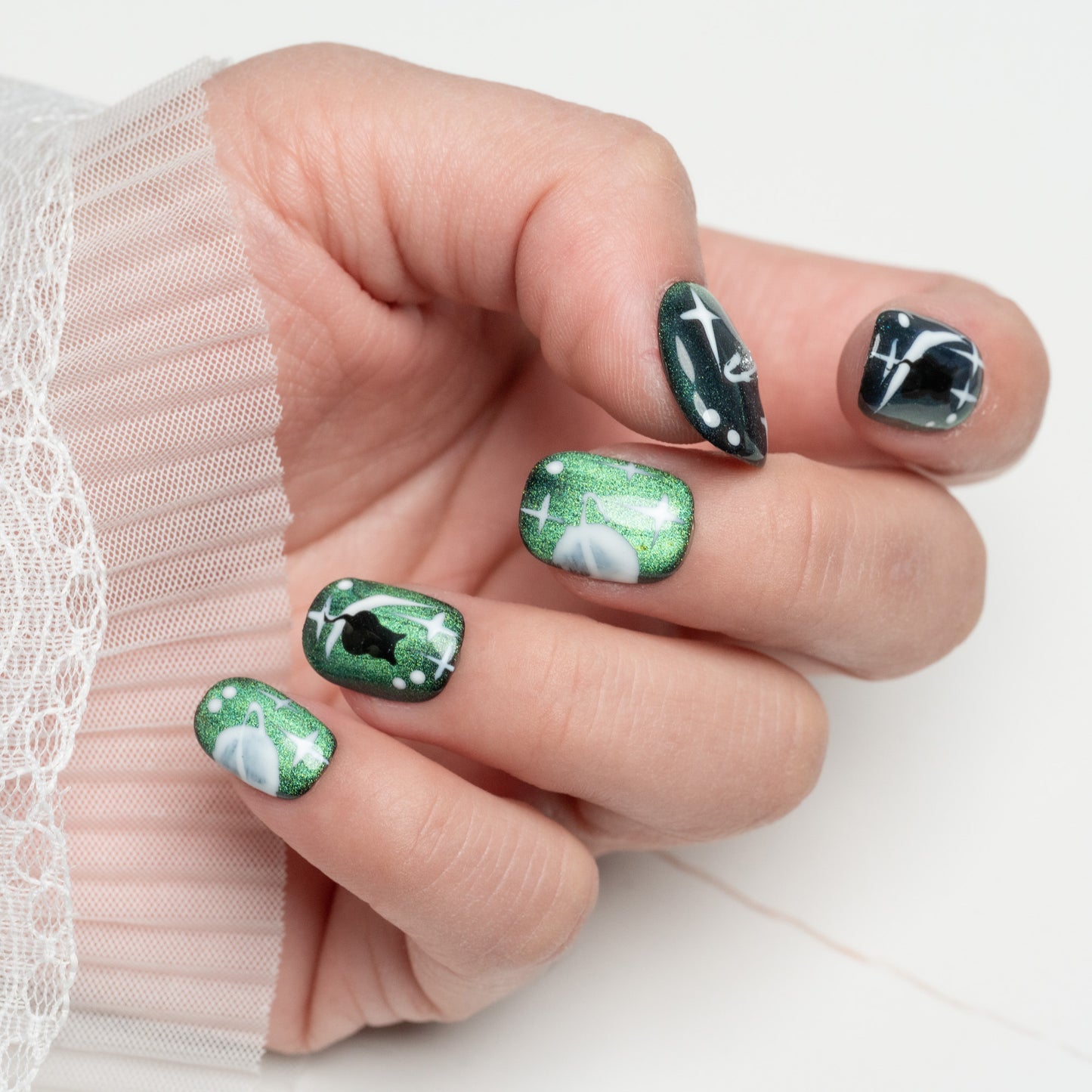 Handmade Press-on Nails Short Round Squoval Green Black Cat Eye Design 10Pcs HM034