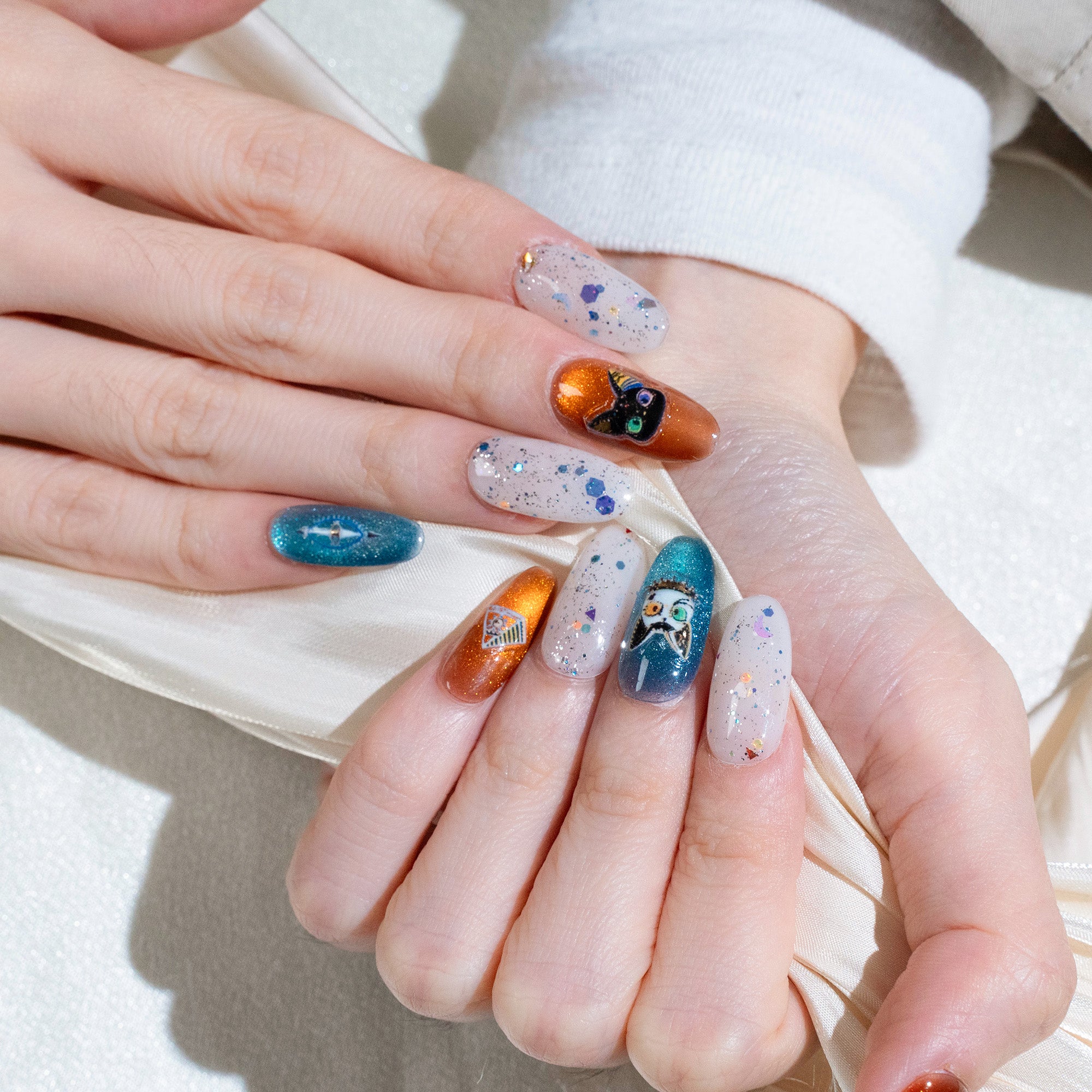 Handmade Medium Almond Press-On Nails - Orange Cartoon Kitten Magnet 10 Pcs #284