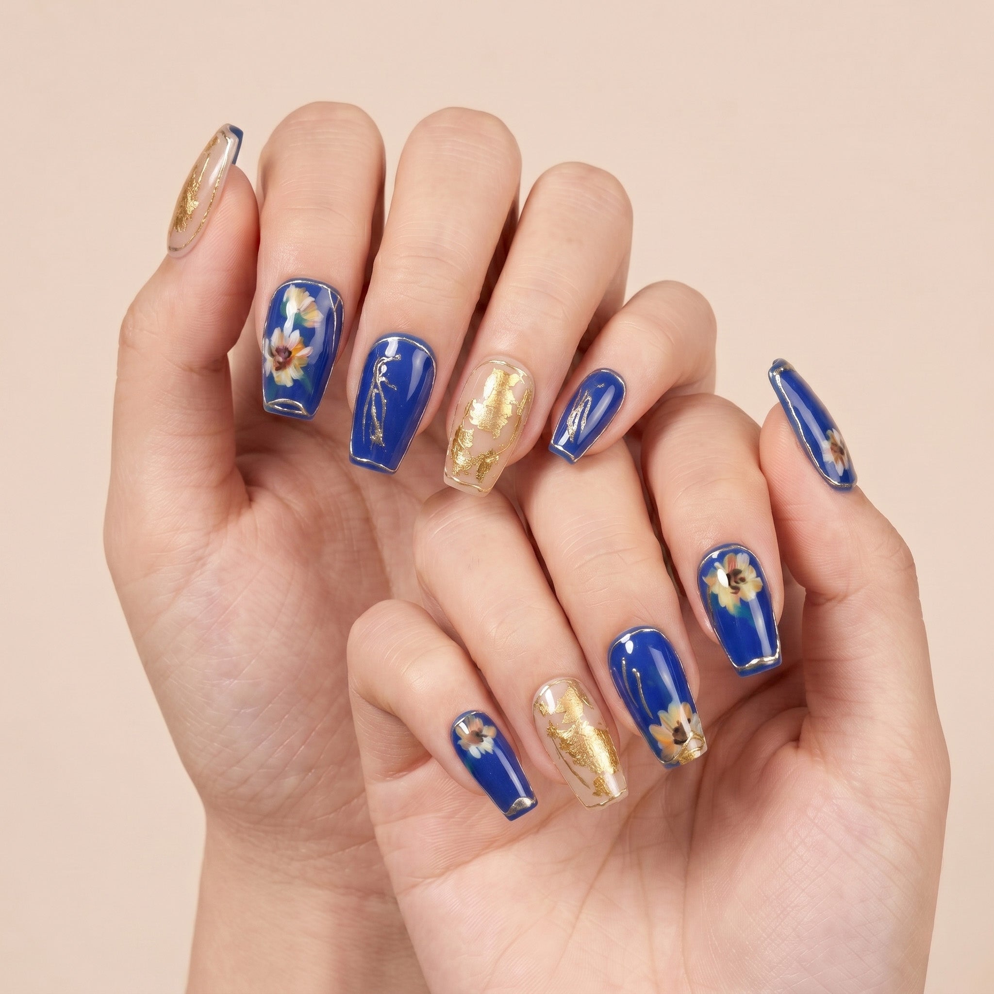 Handgefertigte Press-on-Nägel mit Sonnenblumendesign Saphirblau #024