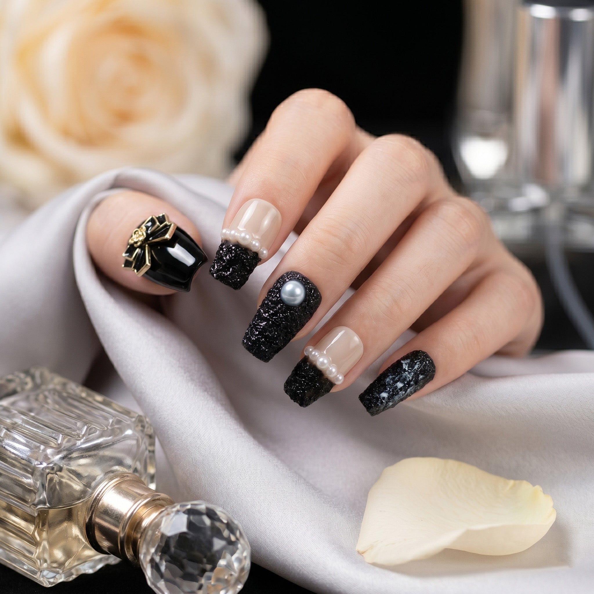Faux ongles faits main perles et nœud #061