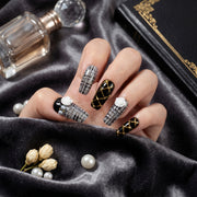 Handgefertigte Press-on-Nägel mit Karo- und Rosendesign #068