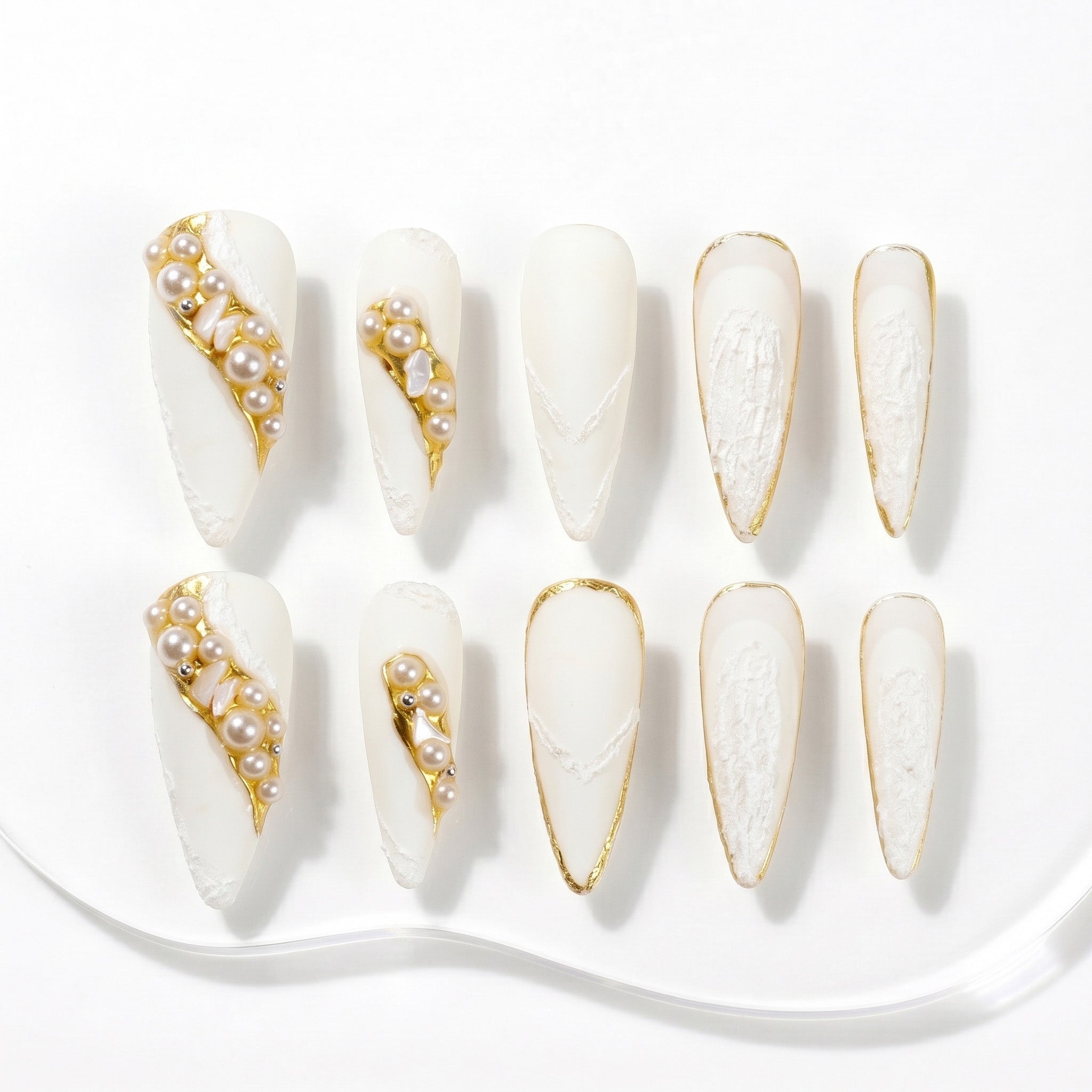 Faux ongles faits main perles et dorures #080