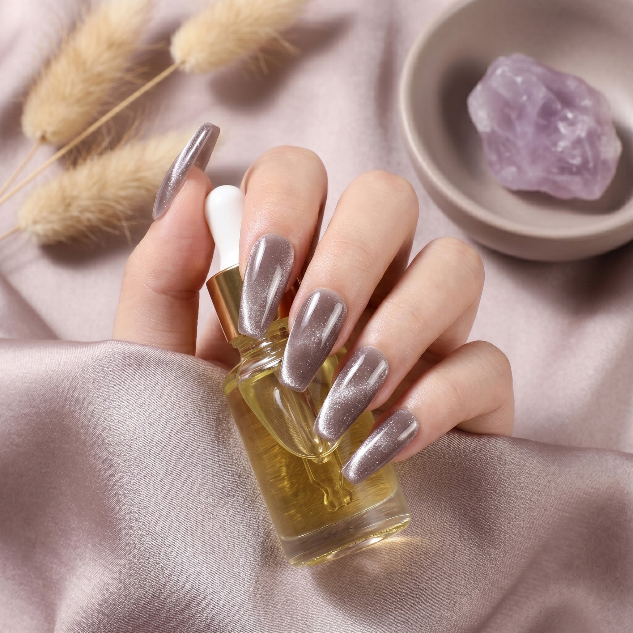 Faux ongles faits main rose taupe nacré #087