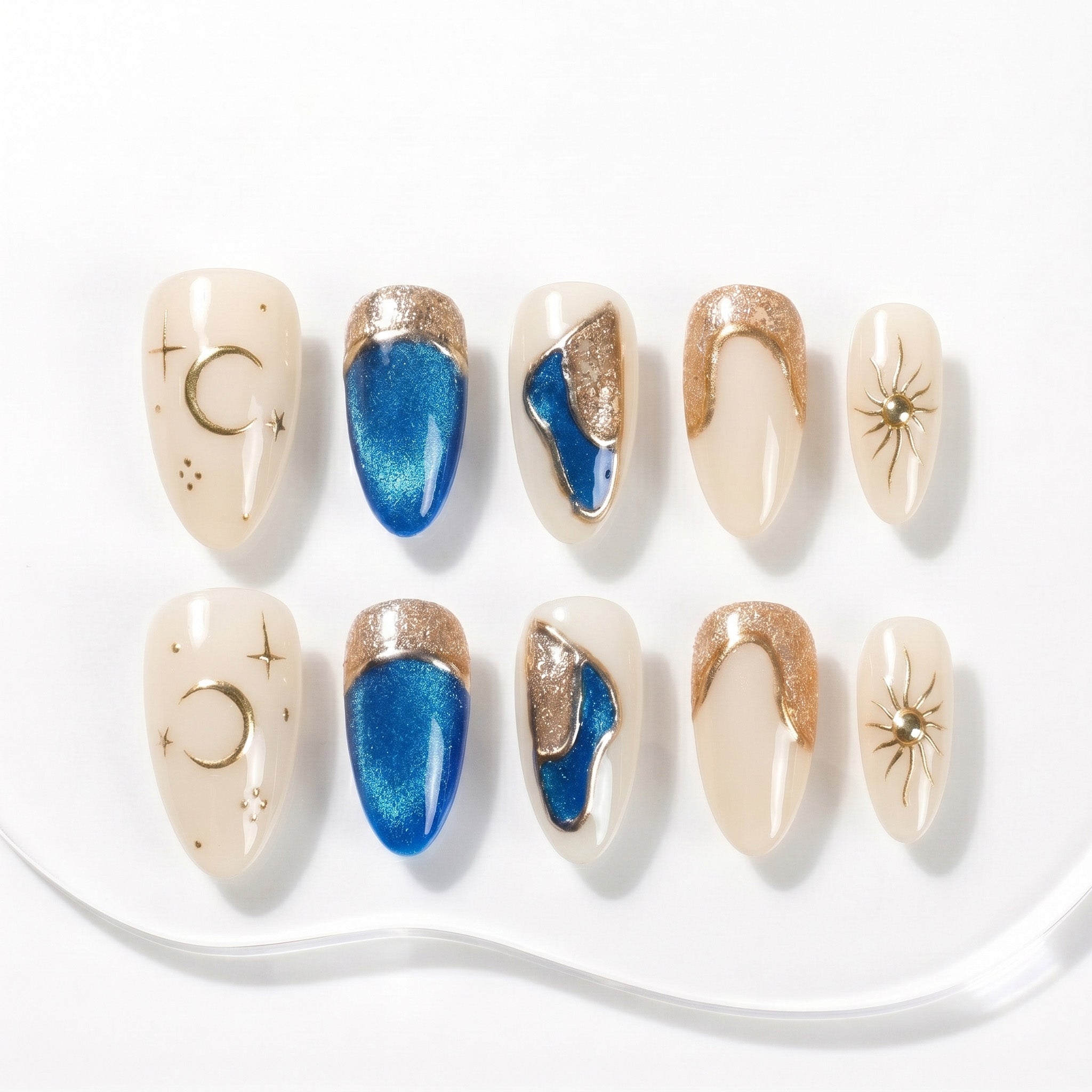 Faux ongles faits main motif lune et étoiles #081