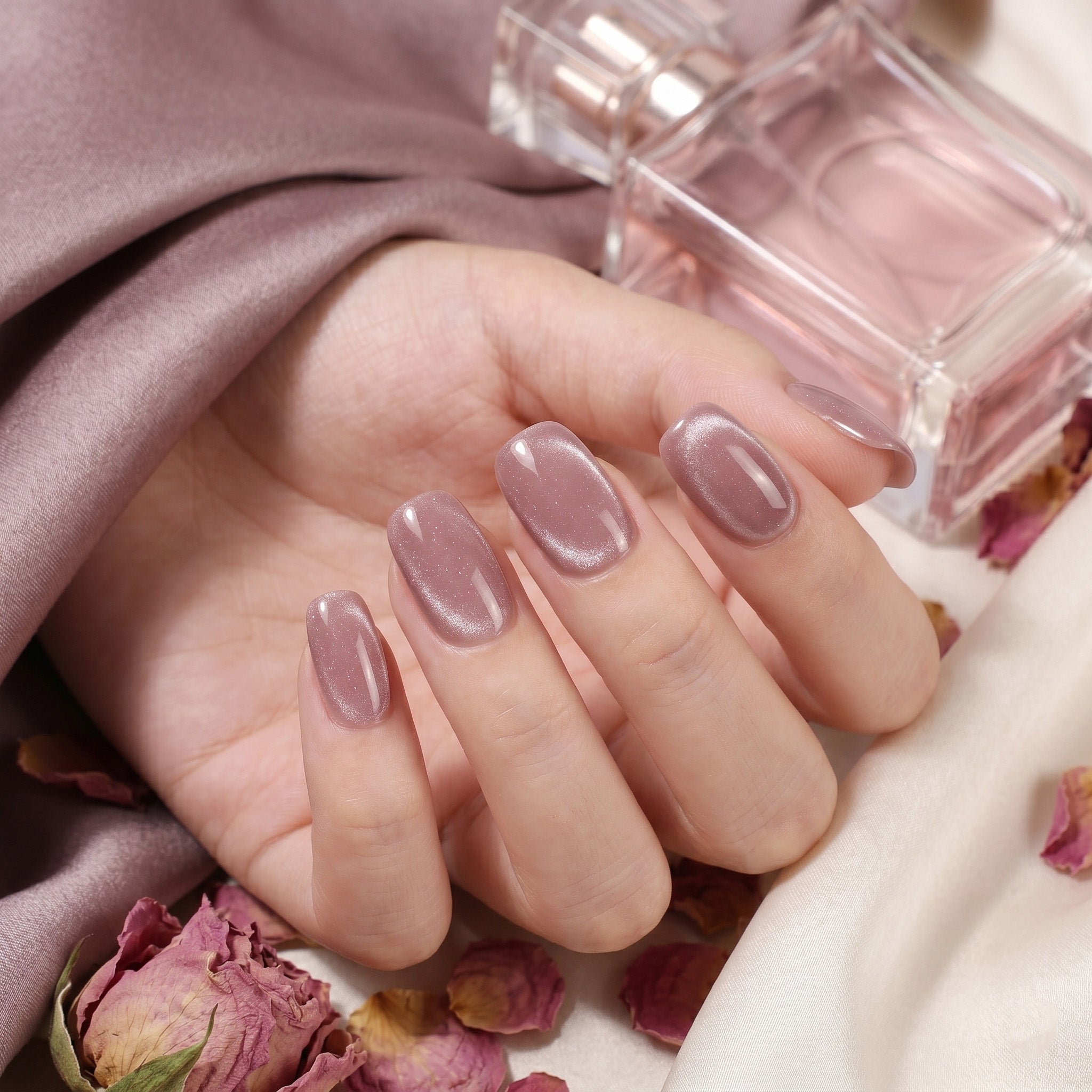 Faux ongles faits main rose poudré nacré #098