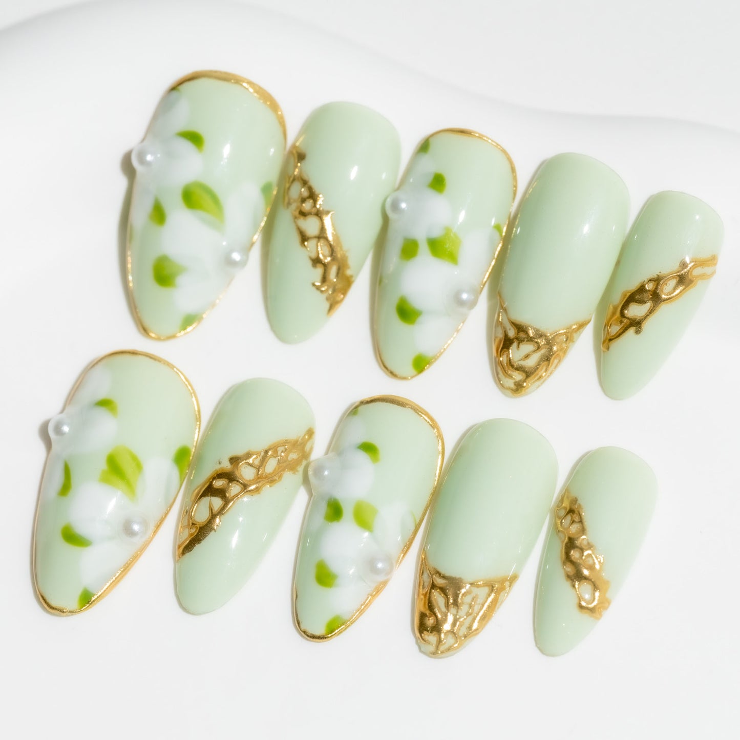 Handmade Press-on Nails Medium Long Almond Green Gold Hand-painted Flower Design 10 Pcs HM078