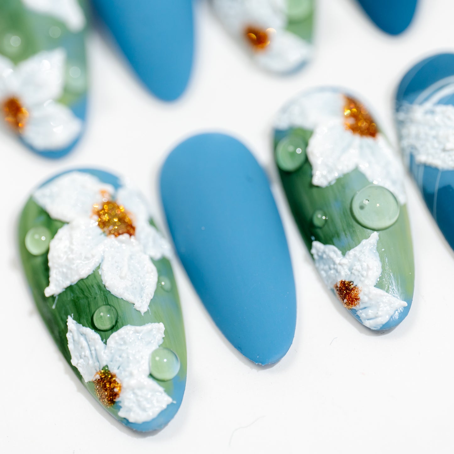 Handmade Press-on Nails Medium Long Almond Blue White Green Flower Sculpture Design 10Pcs HM060