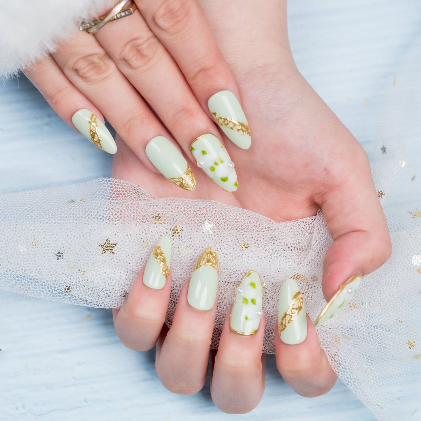 Handmade Press-on Nails Medium Long Almond Green Gold Hand-painted Flower Design 10 Pcs HM078