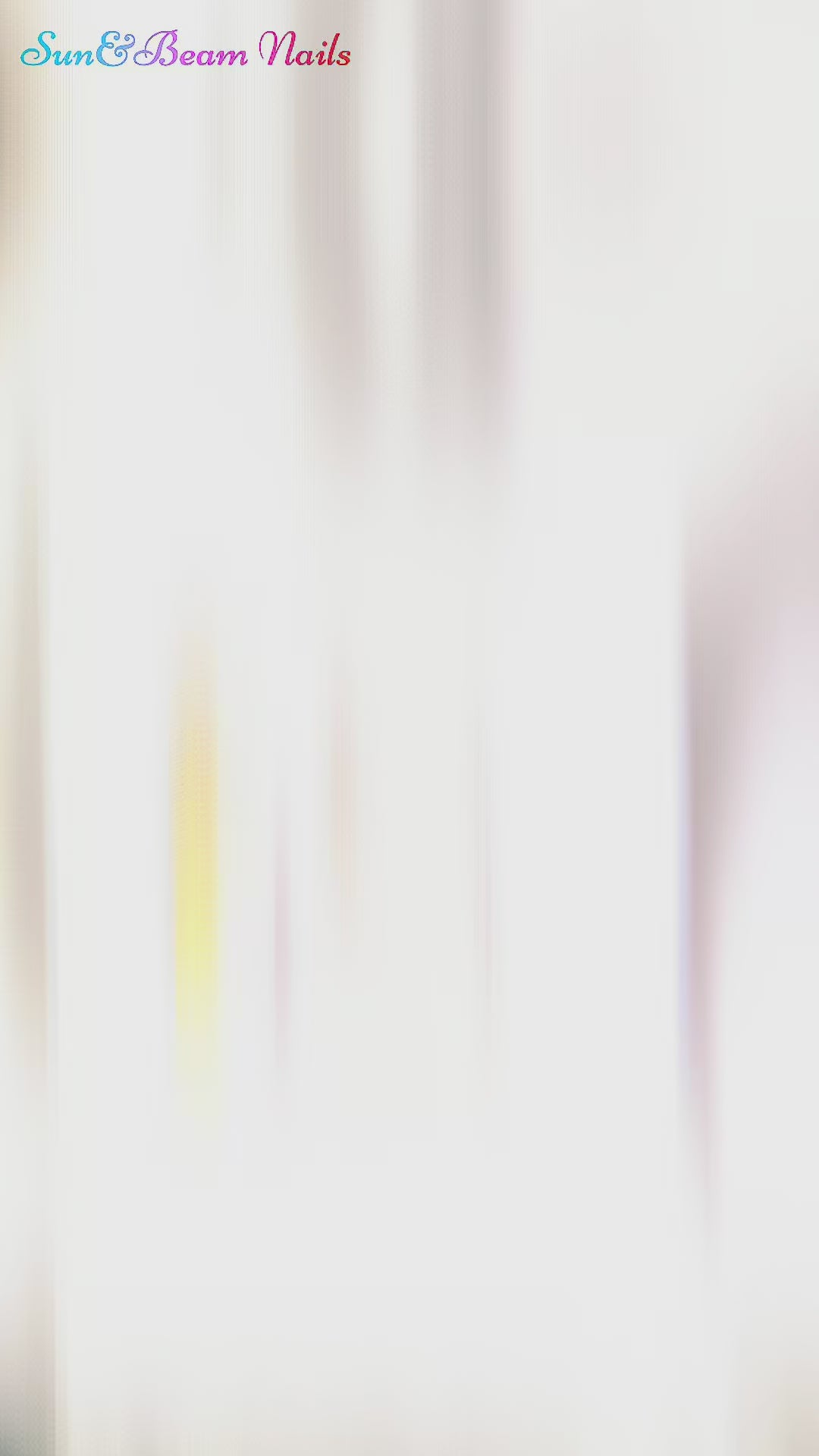 加载视频：Handmade Short Round Press-On Nails - Brown White 3D Pearl Hand-Painted 10 Pcs #213